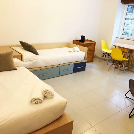 Pitelos Smart Apartment ซานติอาโก เด กอมโปสเตลา ภายนอก รูปภาพ